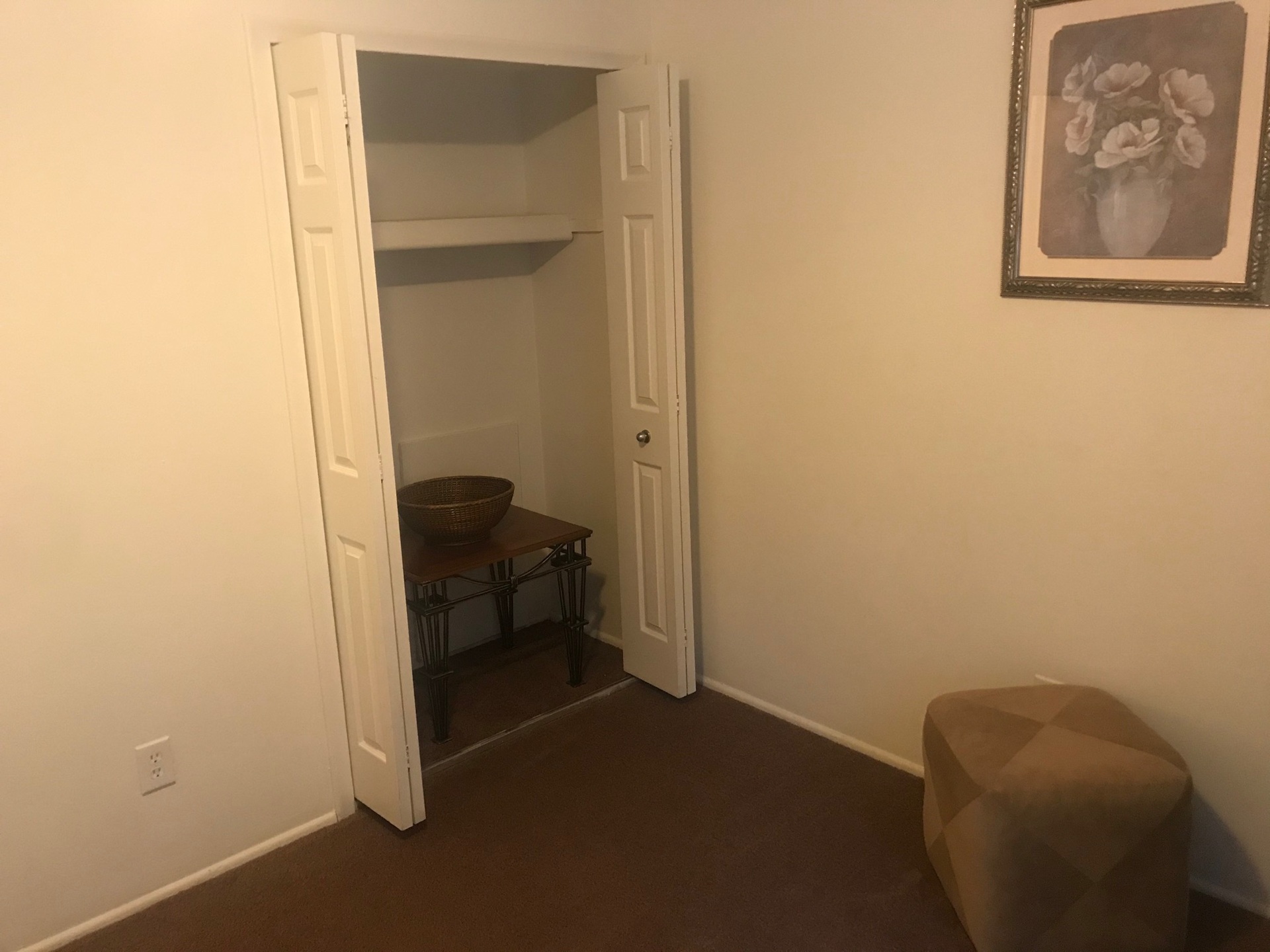Sugartree Apartments closet in Mount Morris Michigana